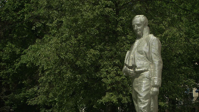 Bayerischer Hof，格拉芙·冯·蒙马克拉，trees的雕塑视频下载