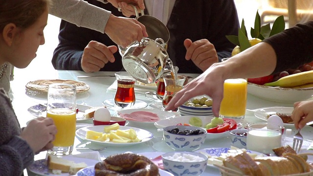土耳其世代早餐家庭视频下载