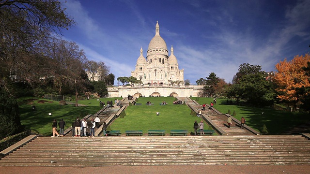 法国巴黎蒙马特的圣心大教堂。视频素材