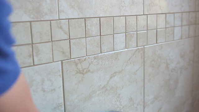 蒸汽清洗浴室瓷砖墙面视频下载