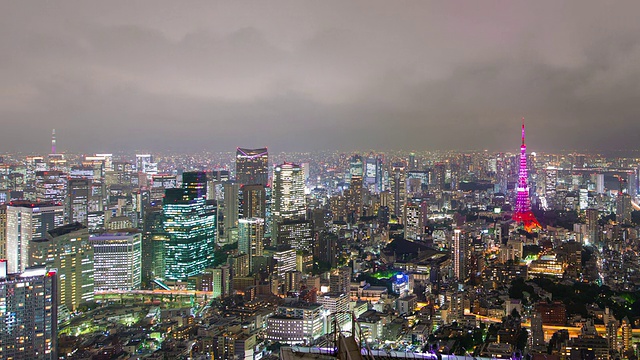 东京塔和东京天空树夜景时间流逝视频素材