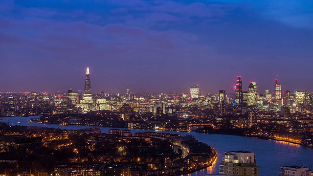 伦敦- CIRCA 2014:日落时间的伦敦从一个高水平的屋顶视频素材