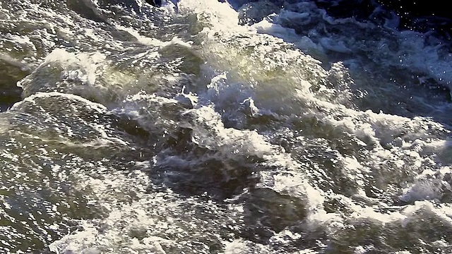 萨勒河上的CU SLO MO拦河坝(法国东部)/萨勒堡，洛林，法国视频下载