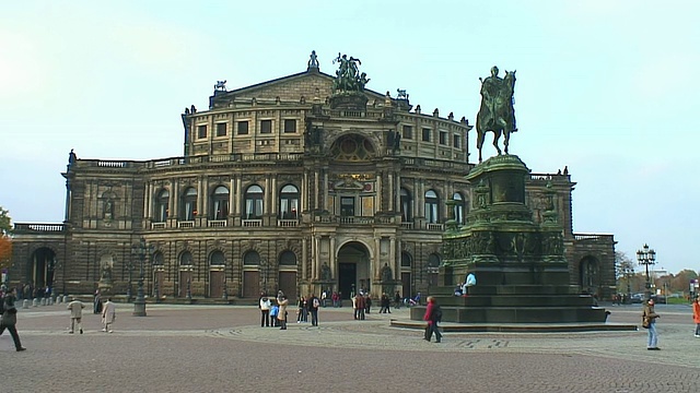 剧院广场，Semperoper /德累斯顿，萨克森，德国视频素材