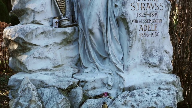 约翰·施特劳斯的坟墓视频下载