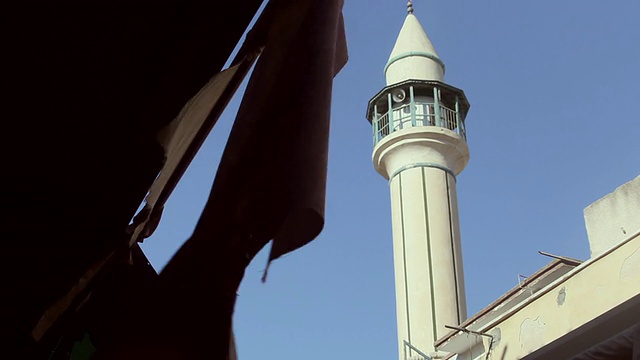 白色清真寺，拿撒勒，从一个遮阳篷下射击视频下载