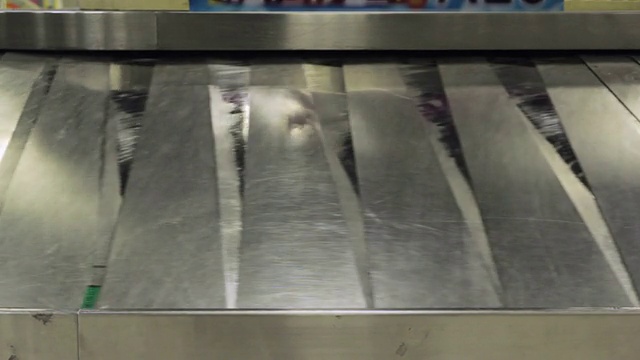 机场的行李传送带视频素材