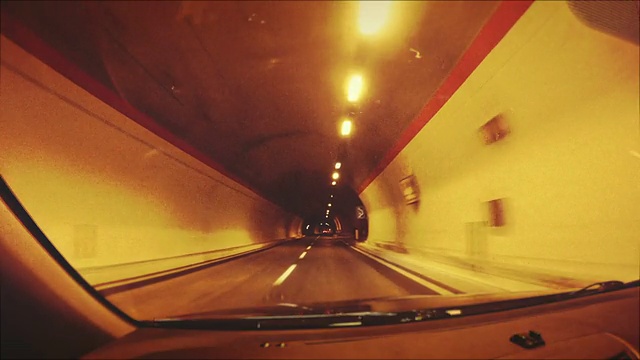 车载摄像机:隧道内部视频素材