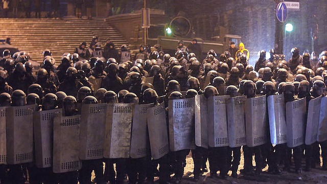 2014年1月，防暴警察在基辅示威视频下载