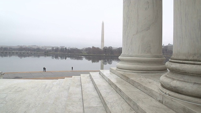 来自杰斐逊纪念堂的华盛顿纪念碑视频下载