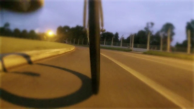 骑自行车视频下载