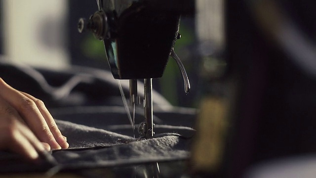 缝制衣服的机器视频下载