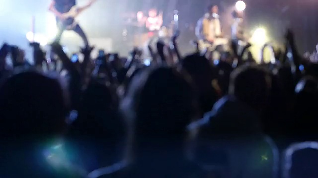 摇滚音乐会上不知名的人群视频下载