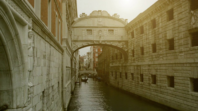 威尼斯的叹息桥——威尼斯的地标视频素材