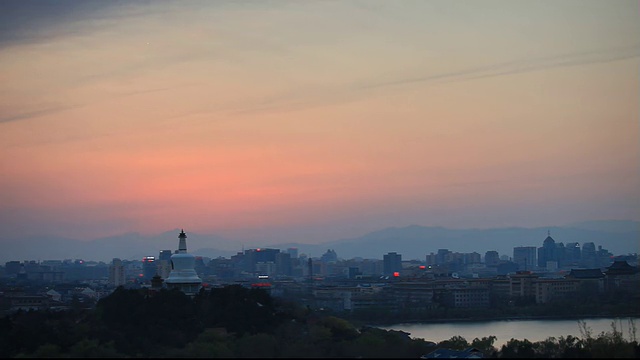 日落时分的北海公园，中国北京视频素材