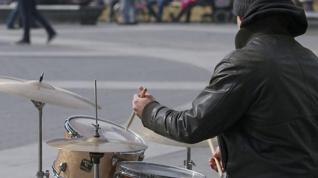 爵士鼓手在华盛顿广场公园表演视频下载