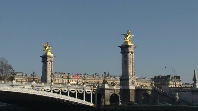 巴黎-亚历山大三世大桥视频素材