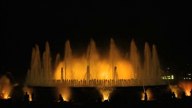 巴塞罗那之夜西班牙广场魔术喷泉视频下载