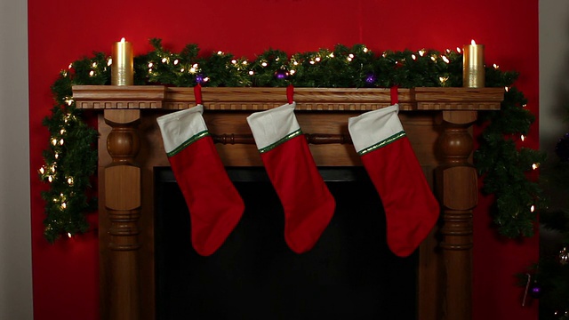 圣诞时挂在壁炉上的长筒袜——多莉视频下载