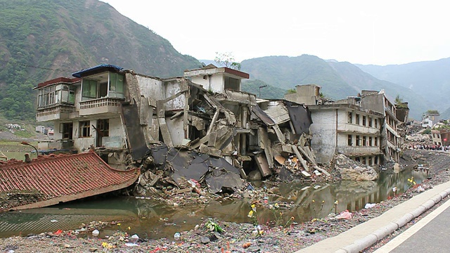 四川地震毁了视频素材