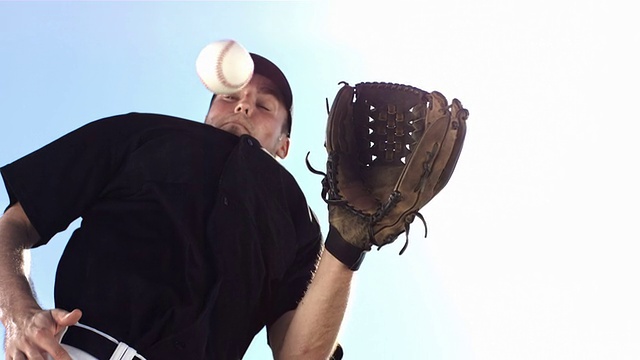 高清超级慢动作:棒球捕手在行动视频下载