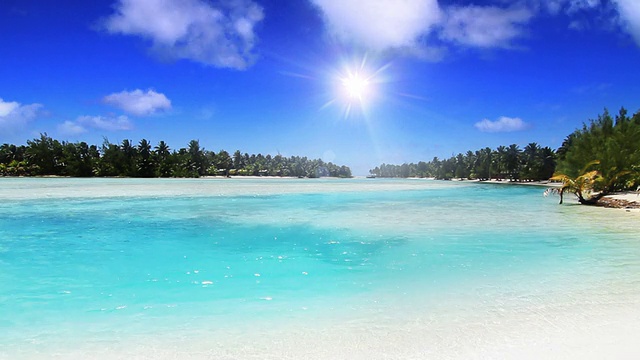 热带岛屿的白色沙滩和泻湖视频素材