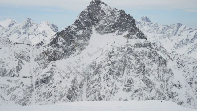两个阿尔卑斯山视频下载