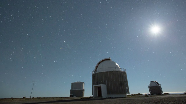 星星和月亮升起的天文台视频下载