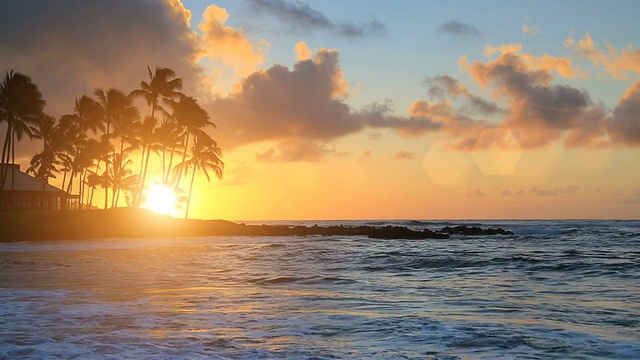 夏威夷考艾岛水上的日出视频素材