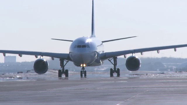 空中客车A330乘客出租车-中镜头视频下载