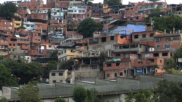 贫民窟上方的公寓视频素材