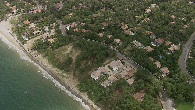 海岸和屋顶附近的海滩鸟瞰图杜皮拉/阿基坦，法国视频素材