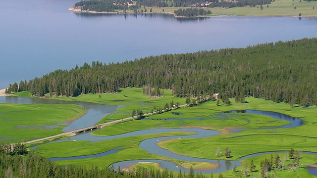 美国怀俄明州黄石湖的WS鸟瞰图视频素材
