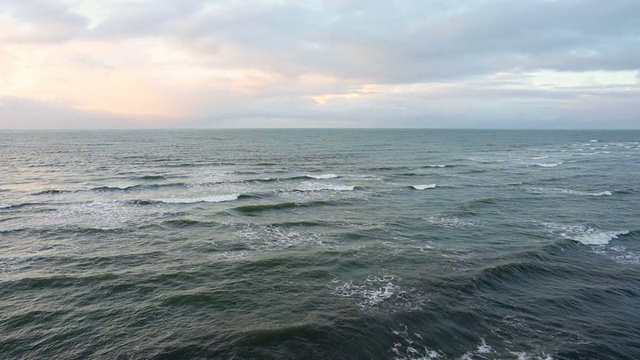 波涛汹涌的海面视频下载