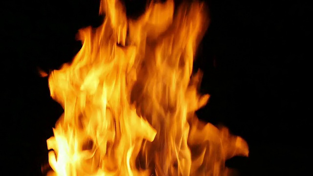 晚上的篝火2 -火焰视频素材