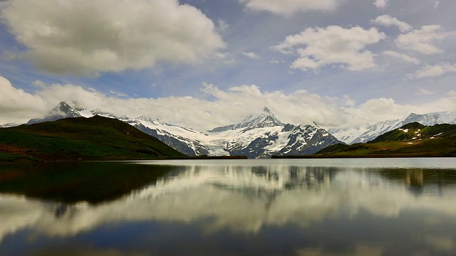 瑞士因特拉肯的第一个山峰和湖泊视频下载