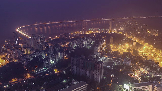 晚上到晚上过渡拍摄的孟买Worli海链接视频素材