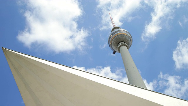 Fernsehturm Berlin运动和动态云视频下载
