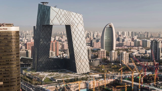 中国，北京，建筑工地鸟瞰图，在央视大楼前视频下载