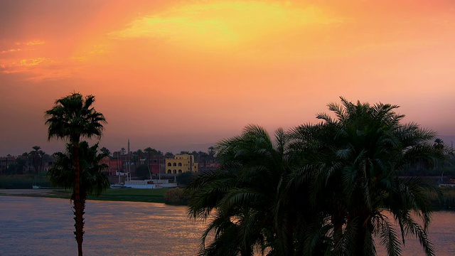 埃及卢克索附近的尼罗河日落视频下载