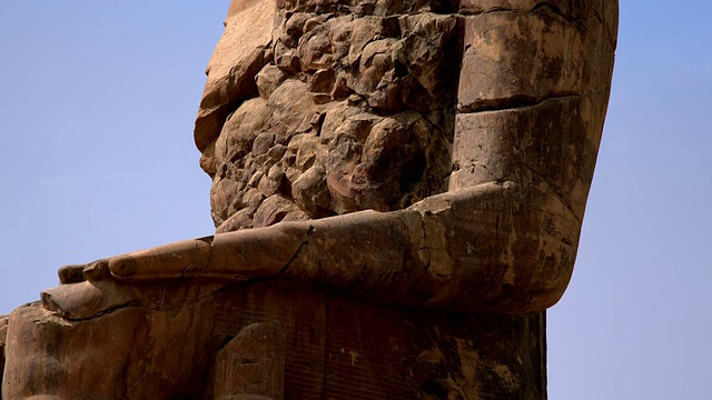 埃及卢克索的门农巨像雕塑视频下载