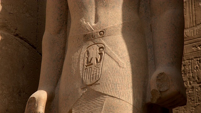 来自埃及卢克索神庙的拉美西斯二世雕像视频下载