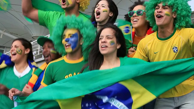 巴西球迷支持他们的球队视频素材