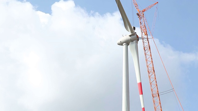 建设下一代风力涡轮机视频下载