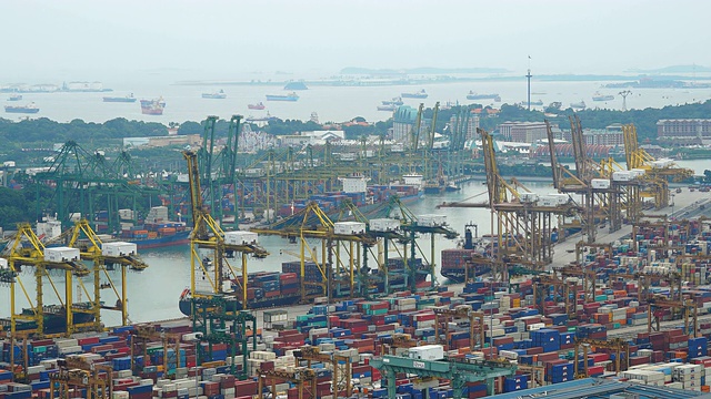HD延时-在新加坡港口装运货物视频下载