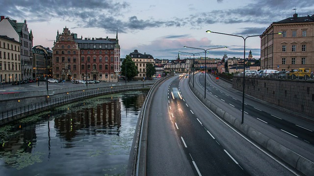 高清时间流逝:斯德哥尔摩中央大桥倾斜视频素材