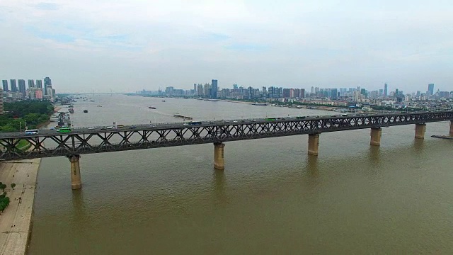 中国武汉长江大桥视频下载