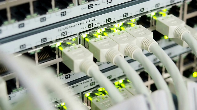 网络服务器上的线缆和连接视频下载