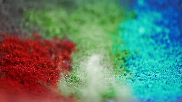 SLO MO彩色颜料通过振动升到空气中视频素材
