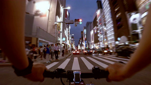 在东京银座骑车- 4k -视频素材
